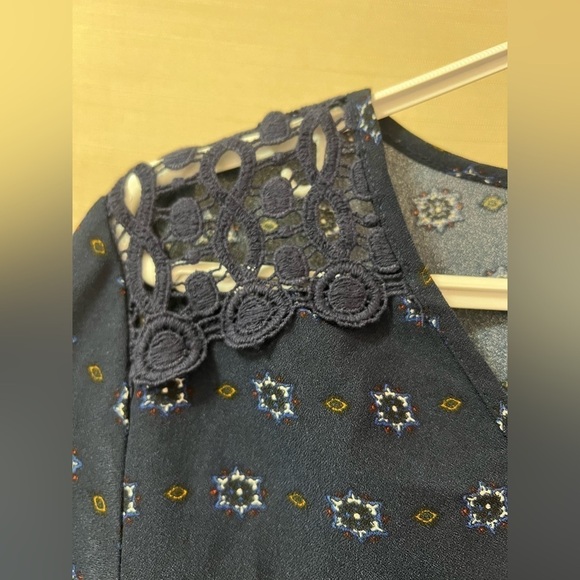 ⚫️ BOGO Charlotte Russe summer boho paisley women’s top size small - Picture 3 of 7